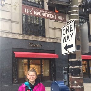 Meet your Posher, Hali